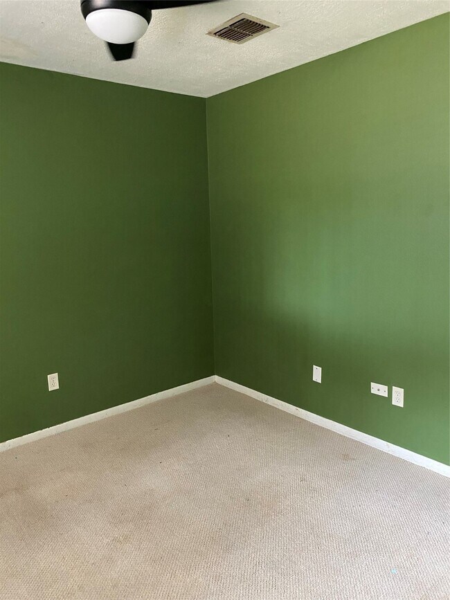 Foto del edificio - 415 N Forest Blvd