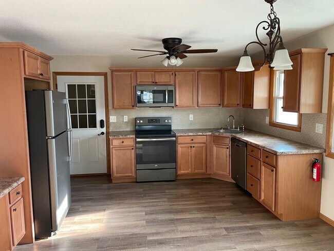 Foto del edificio - 2 Bedroom, 1 Bath House in Clinton, IA