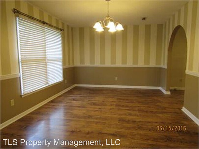 Building Photo - 3 br, 2 bath House - 509 Robin Lane 1