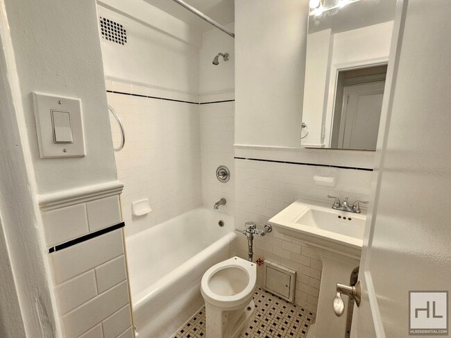 Building Photo - Studio Apartment in West Village | 11th Fl...