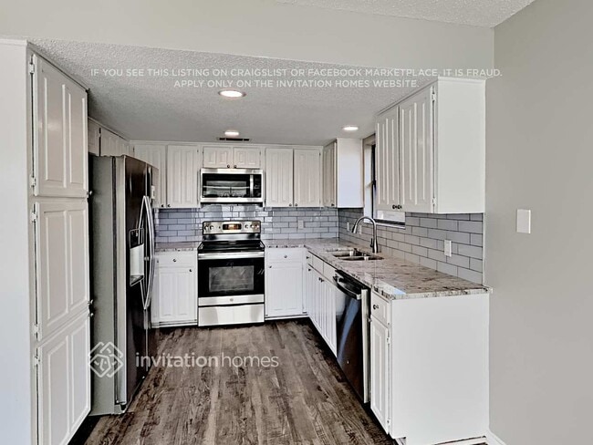 Foto del edificio - 4902 Green Hollow Dr