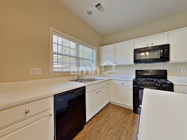 Foto del edificio - 3547 Myrtlewood Chase NW