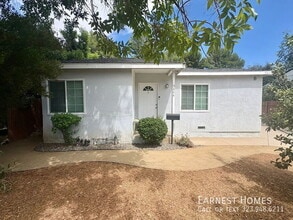 Building Photo - 5844 Vesper Ave