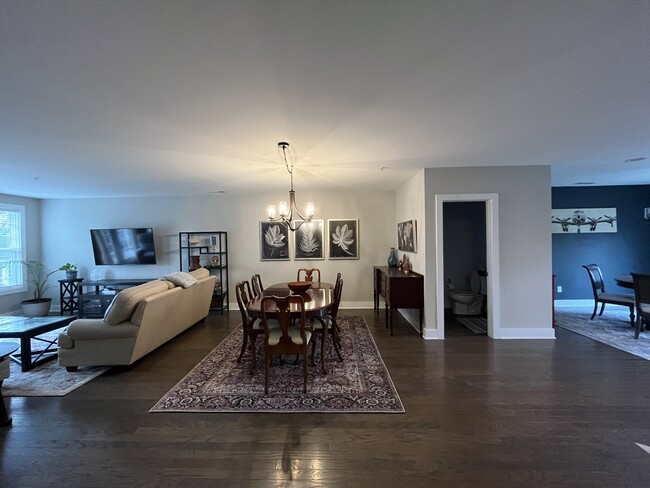 Dining Area - 521 N Person St