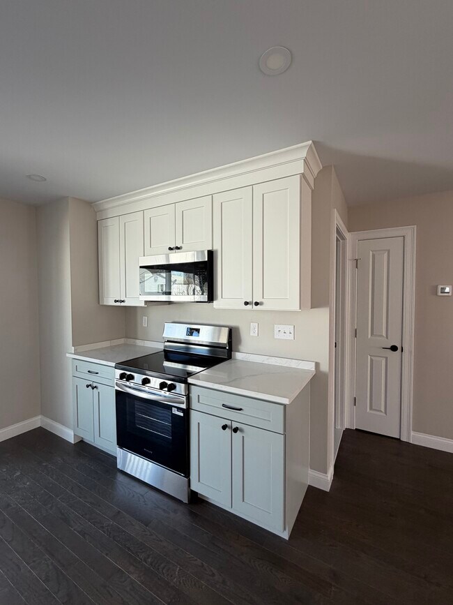 Foto del edificio - 93 Waterman Ave