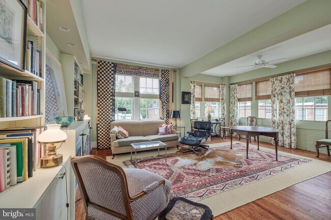Foto del edificio - 2540 Massachusetts Ave NW