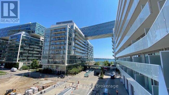 Photo du bâtiment - 15-315 Queens Quay E