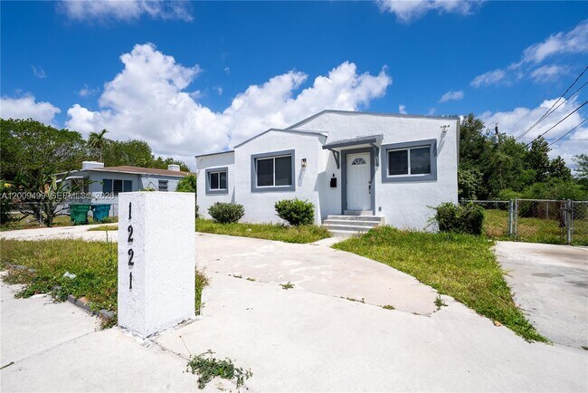 Building Photo - 1221 NW 75th St