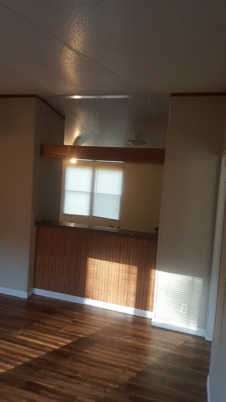 Building Photo - 2596 1st Ave NW