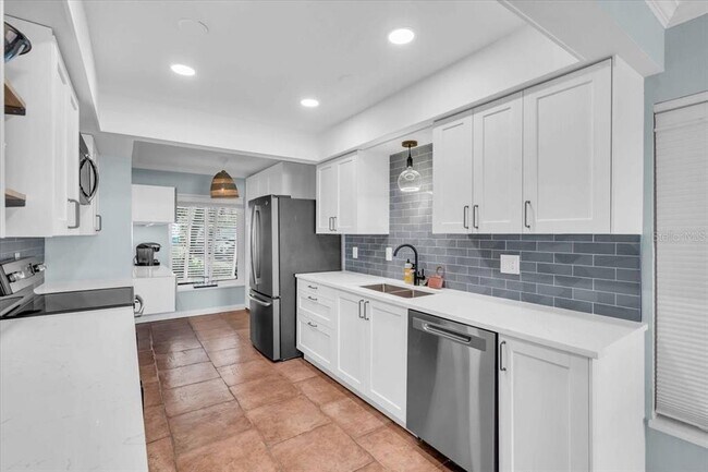 Foto del edificio - 7300 Sunshine Skyway Ln S