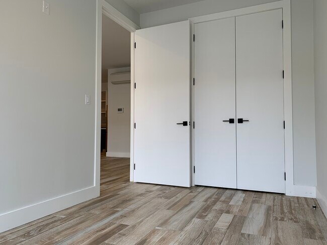 Foto del edificio - 8 Fairview Place