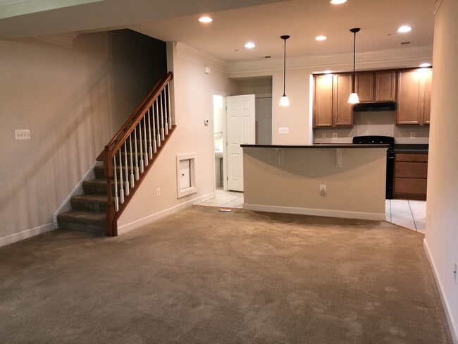 Photo - 317 COMMUNITY CENTER AVE House