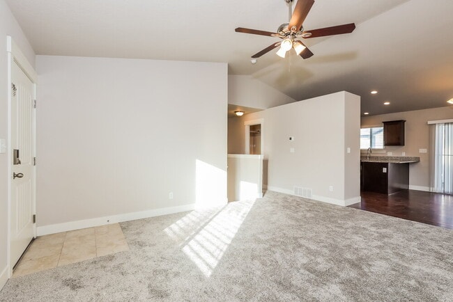 Foto del edificio - 2419 Prairie Ln