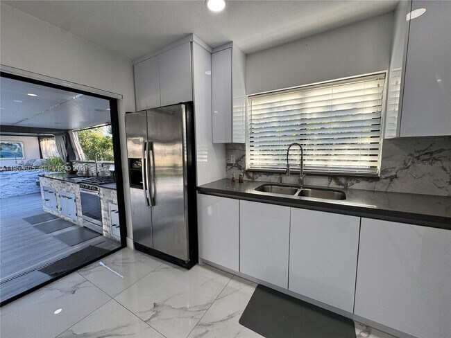 Foto del edificio - 10394 Fairway Heights Blvd