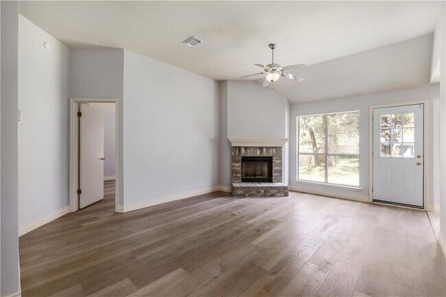 Building Photo - 4510 Abelia Dr