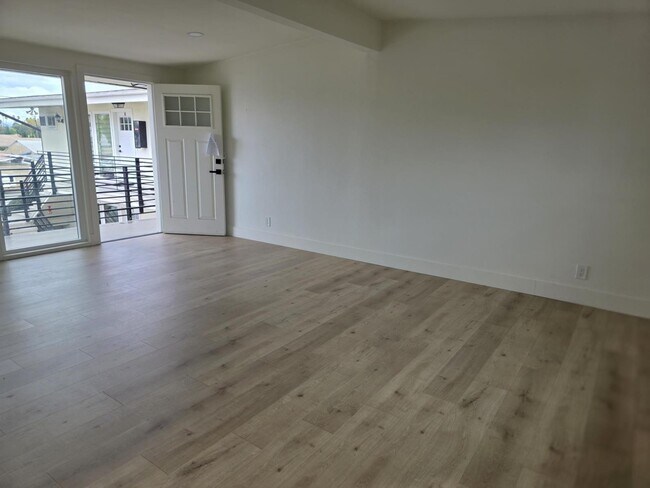 Foto del edificio - 12361 - 12365 El Rey Pl