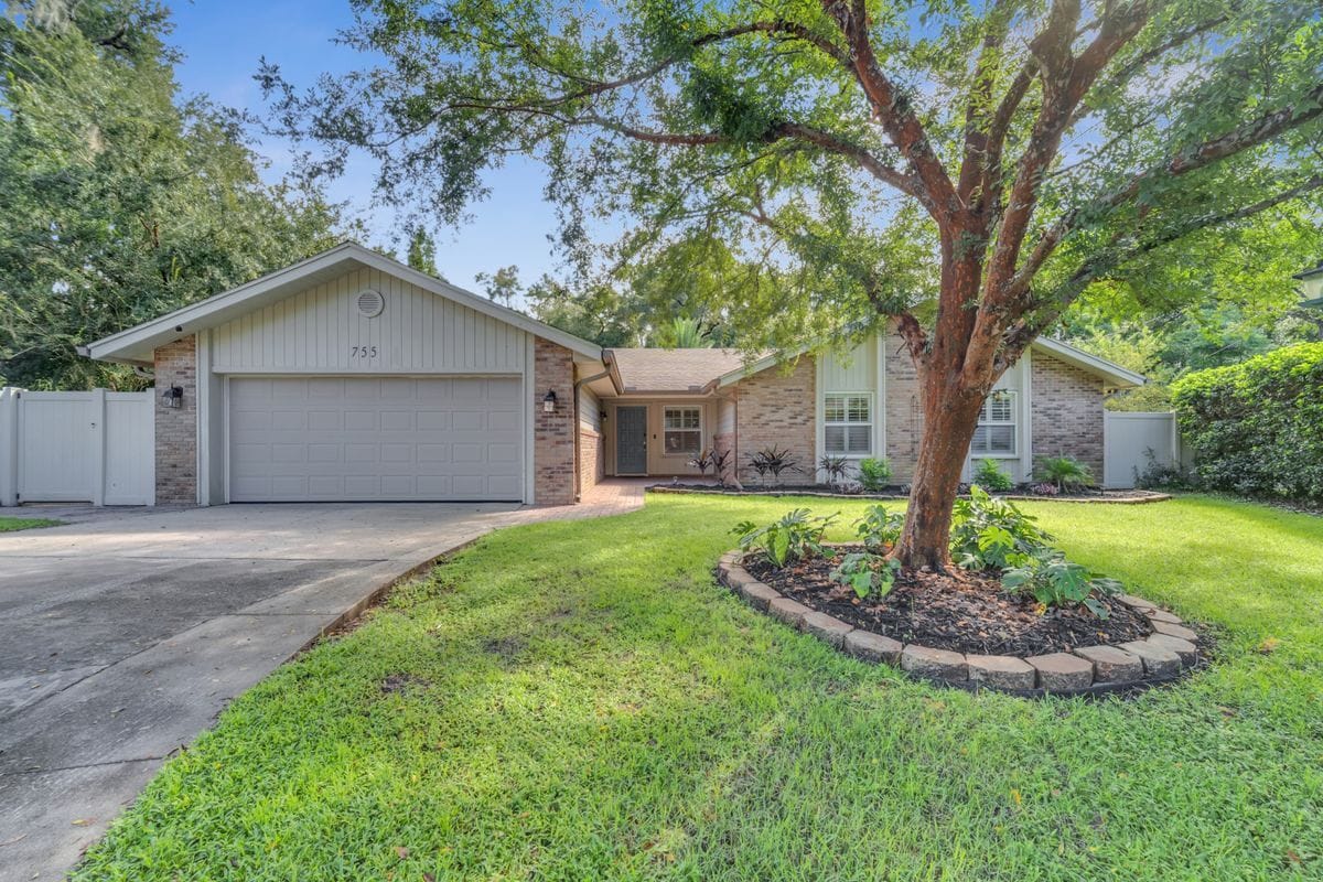 Foto principal - 755 Oak Terrace