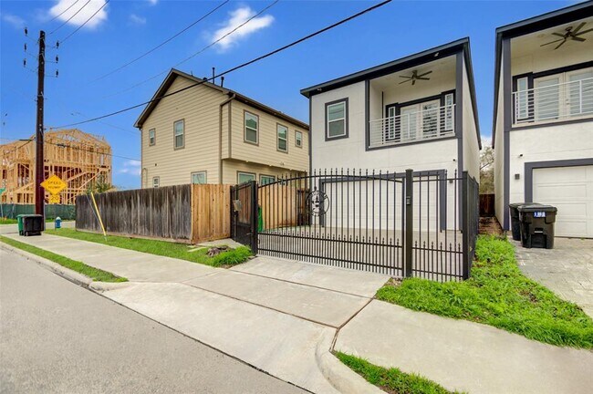 Building Photo - 7803 Tierwester St