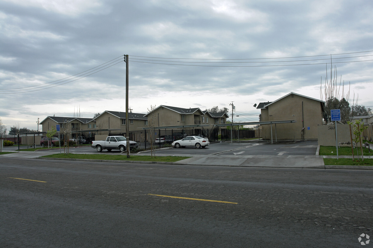 Building Photo - Midway Apartments