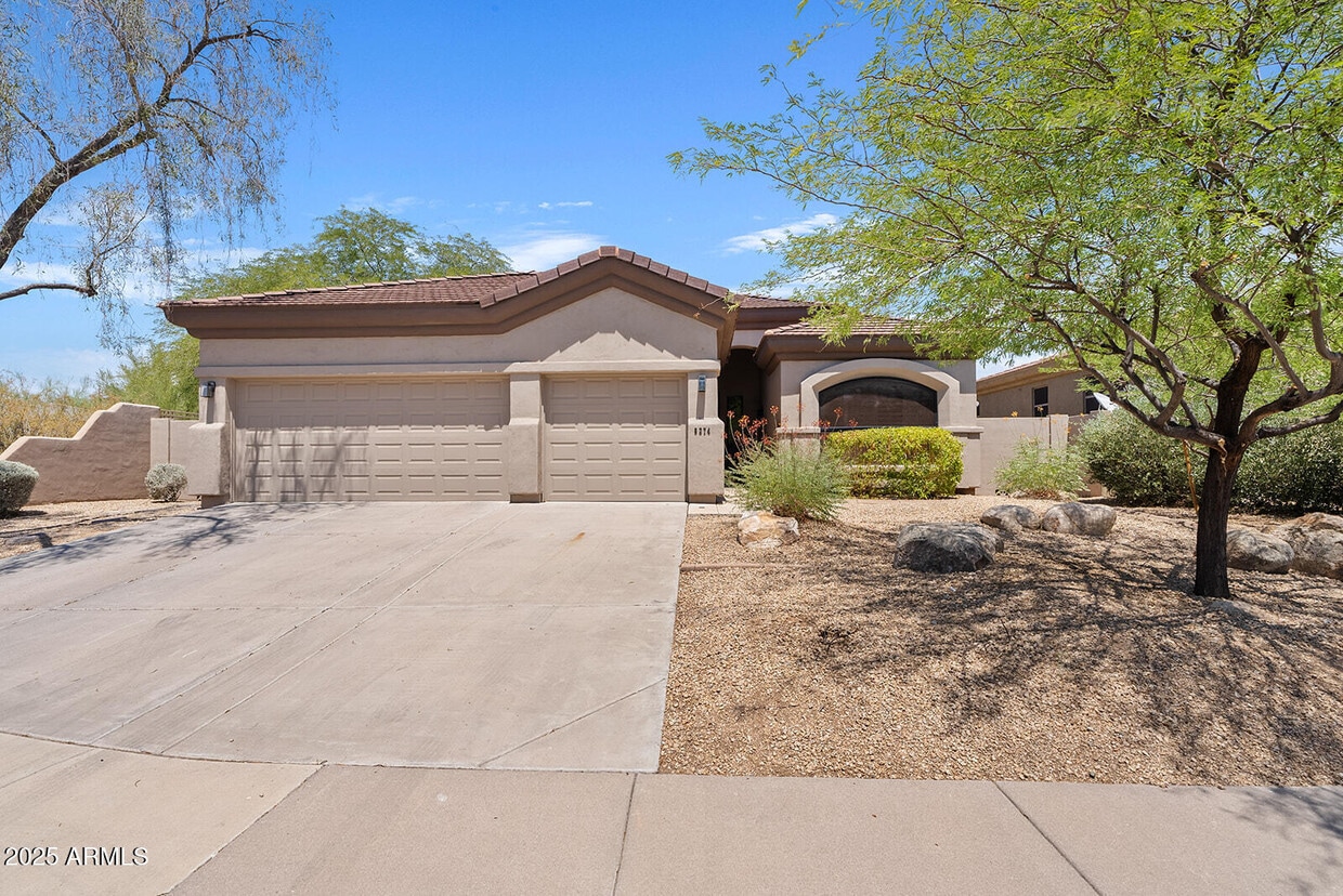 Primary Photo - 8274 E Tailspin Ln