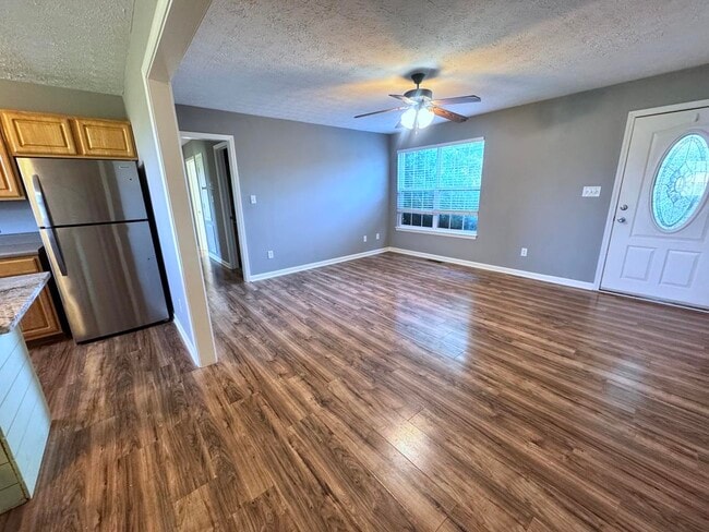 Building Photo - 377 Kenlee Cir