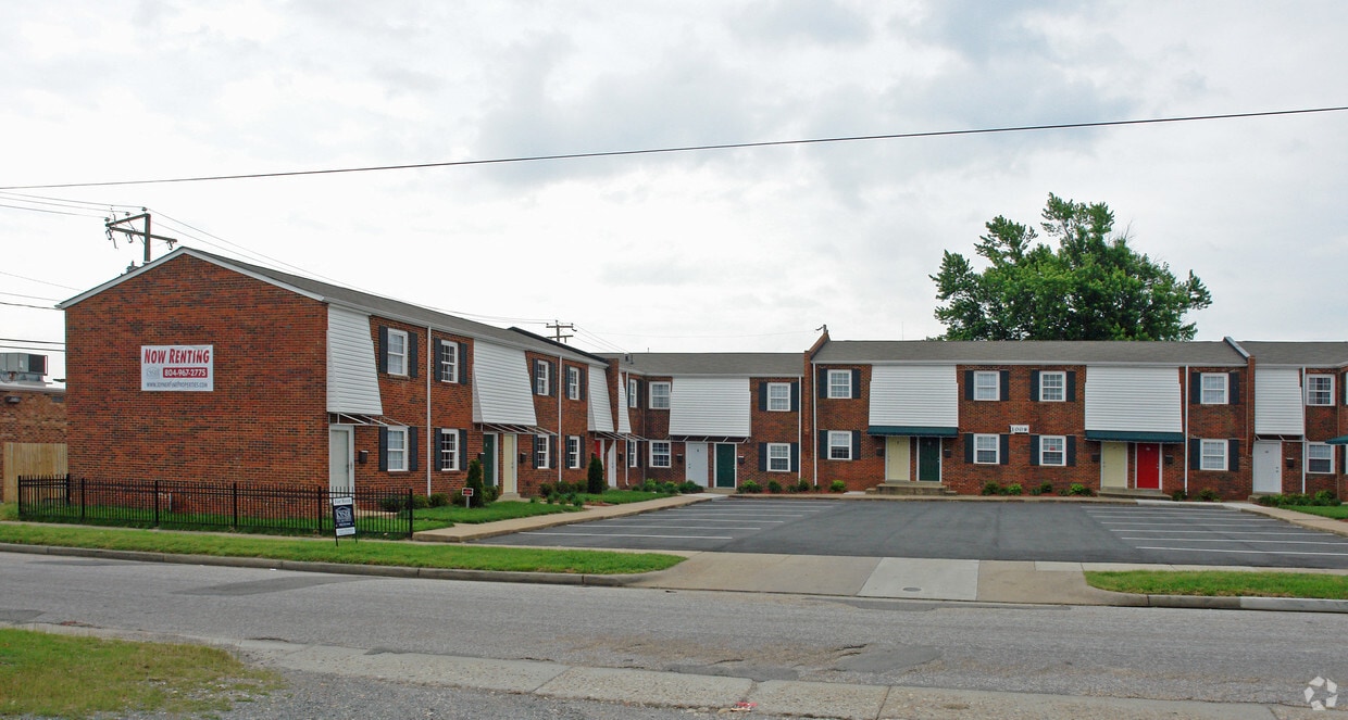 Primary Photo - Graham Court Townhomes