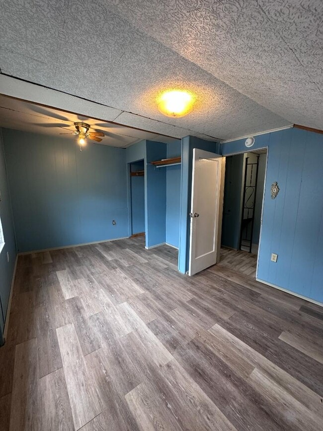 Building Photo - 209 Gould St