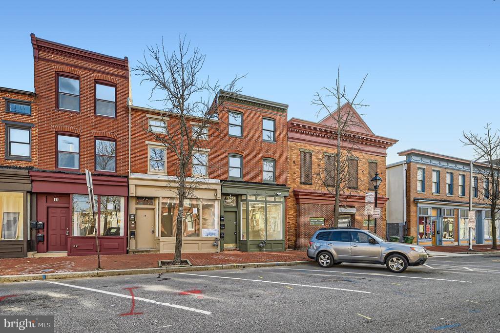Foto principal - 19 S Carrollton Ave