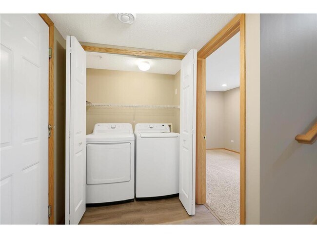 Building Photo - 15564 Lilac Dr