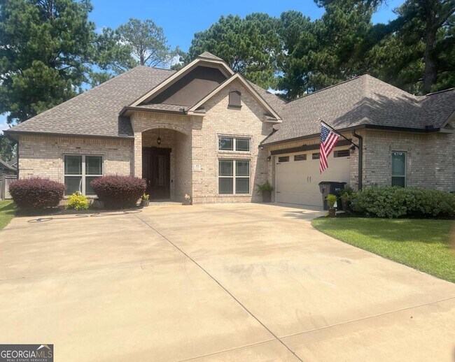 Foto del edificio - 100 Newport Ave