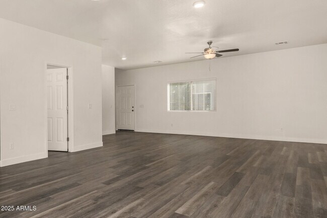 Foto del edificio - 2838 E Tracy Ln