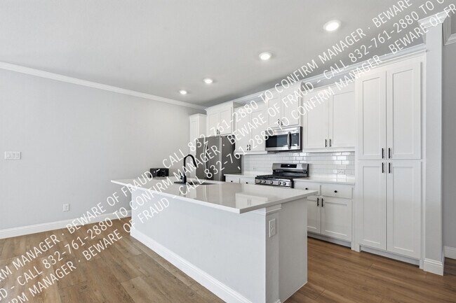 Foto del edificio - 248 Waters Rdg Dr