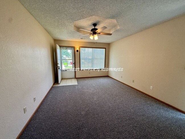 Building Photo - 503 NE Austin St