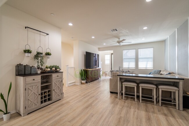 Foto del edificio - Stunning Verano at Skyline |Gated Community |HOA, Pool, Playground