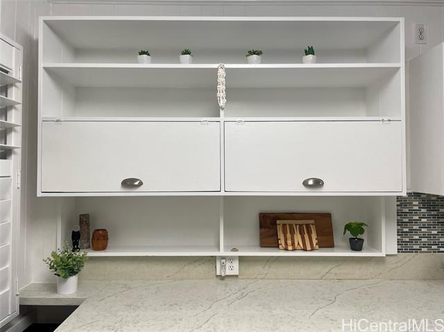 Building Photo - 465 N Kainalu Dr