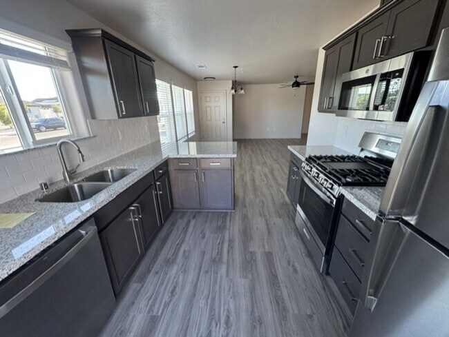 Foto del edificio - 2377 Oakmont Cir