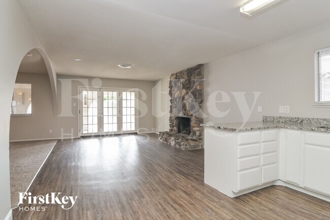 Foto del edificio - 4071 Oakhill Ave