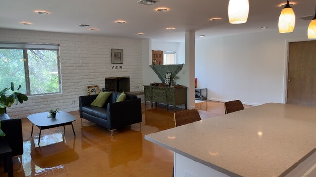 Foto del edificio - 400 Flaming Arrow Way