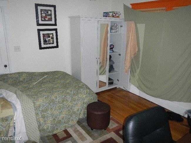 Building Photo - 5 br, 2 bath Apartment - 28 Stockwell St # 2U