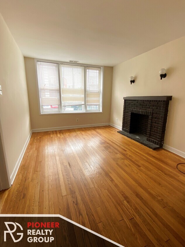 1511 W Barry Ave, Chicago, IL 60657 1511 W Barry Ave Chicago, IL