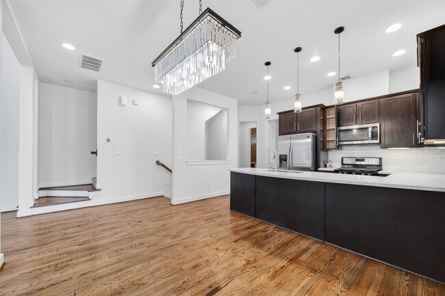 Foto del edificio - 1202 Cedarpost Tree Springs Pl