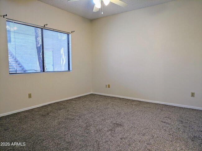 Building Photo - 6550 N 47th Ave