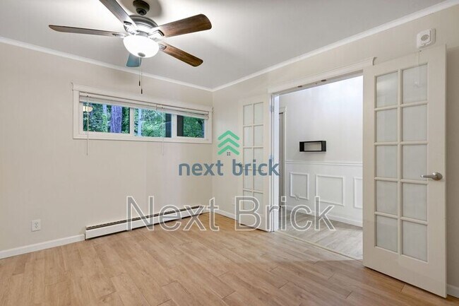 Foto del edificio - 130 105th Ave SE
