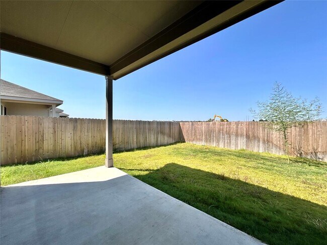 Building Photo - 519 Vantage Dr