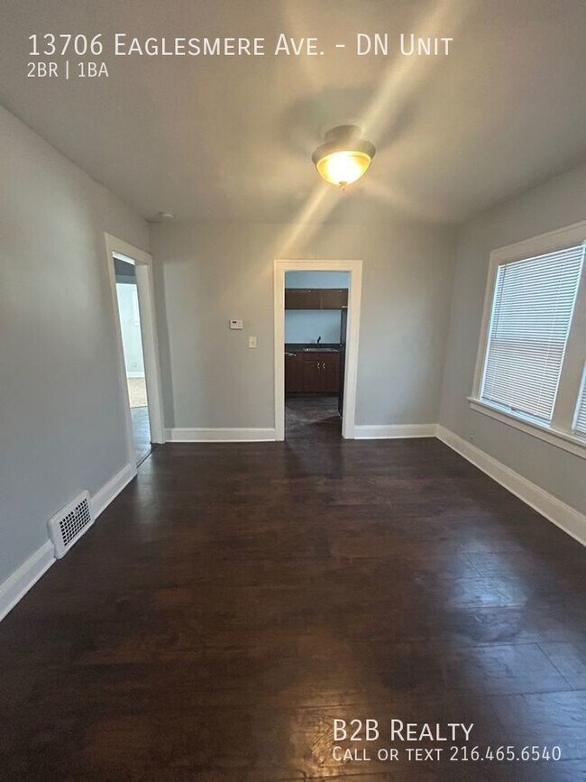 Foto del edificio - "Charming 2 Bed, 1 Bath Haven: Your Perfec...