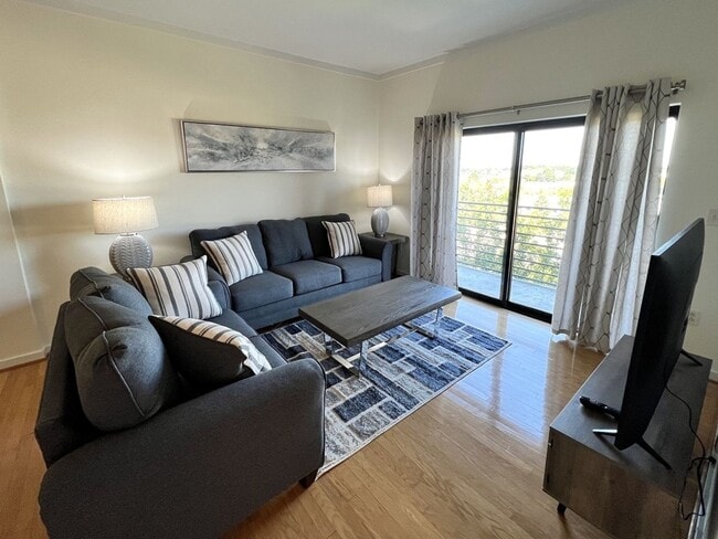 Building Photo - 715 N Church St