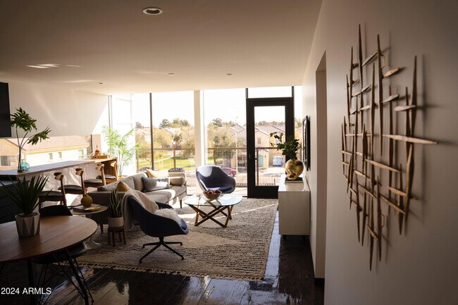 Foto del edificio - 1436 S Terrace Rd