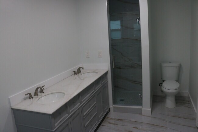 Building Photo - 3067 Lillian Ln