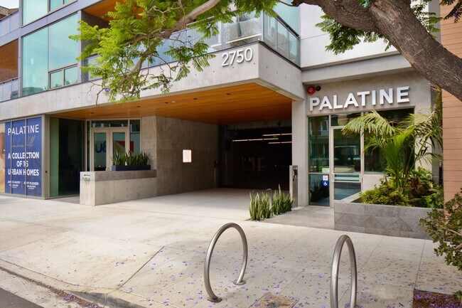 Foto del edificio - LUXURY 3 BEDROOM CONDO in the Unique Urban Enclave  of Palentine. Walk to Balboa Park! Parking wi...
