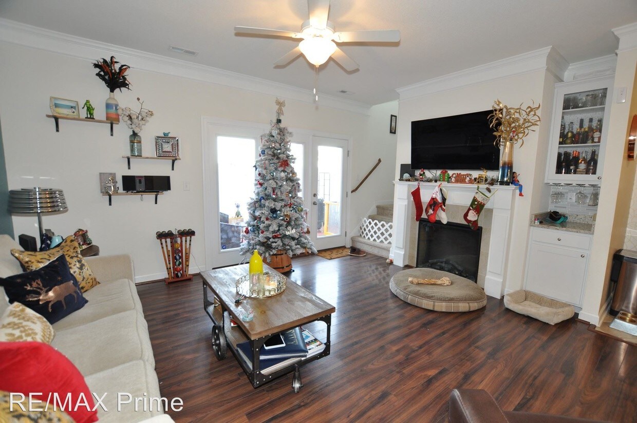 Foto principal - 5464 Safe Harbour Way